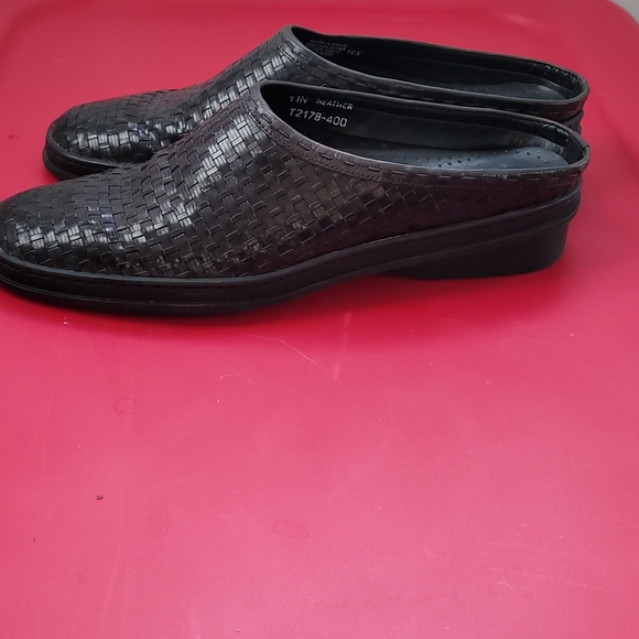 Trotters basket weave slides - Picture 4 of 5